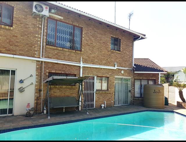 6 BEDROOM HOUSE TO LET IN VELD EN VLEI